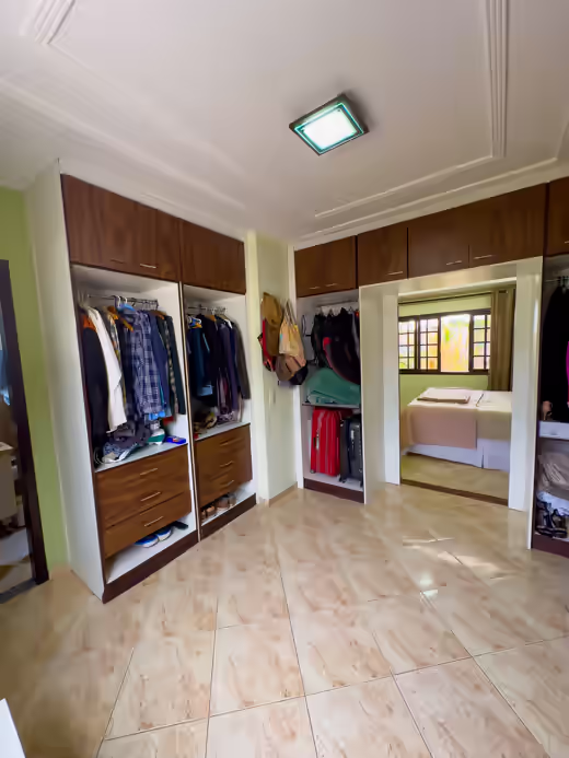 Suíte 1: armários do closet